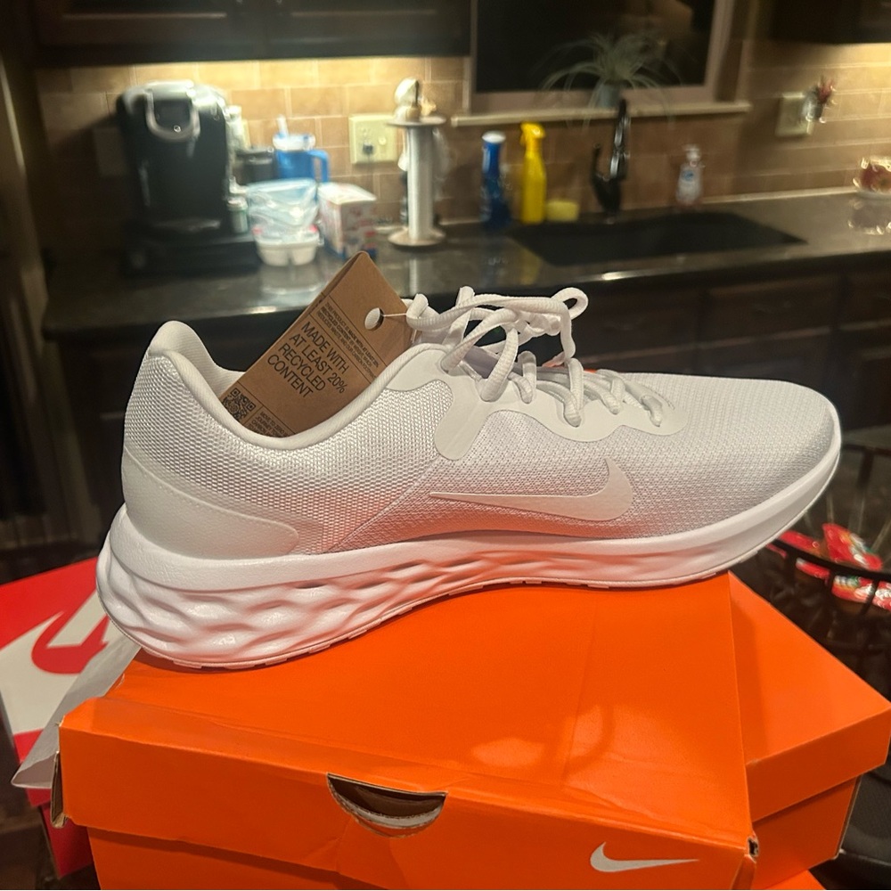 Nike Men's White Athletic Shoes